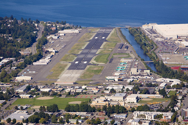Renton Municipal Airport / Clayton Scott Field (KRNT)