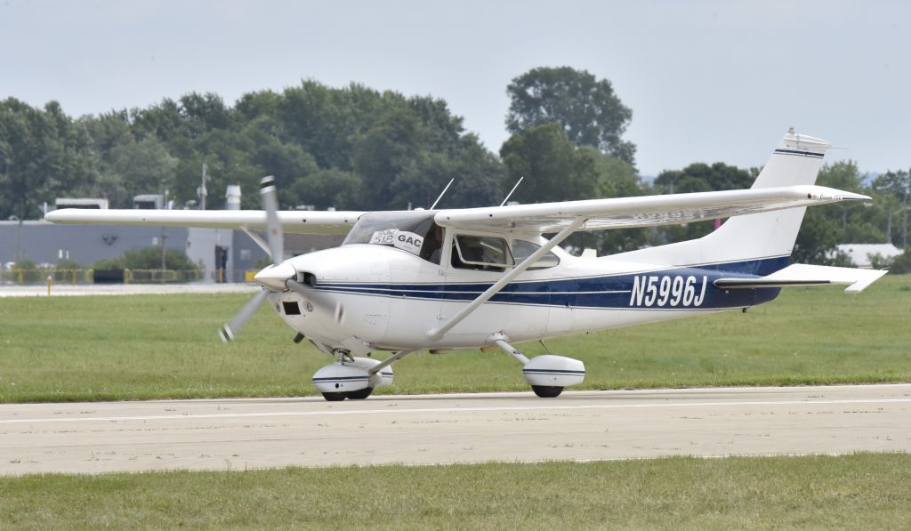 1975 CESSNA 182P (N5996J)